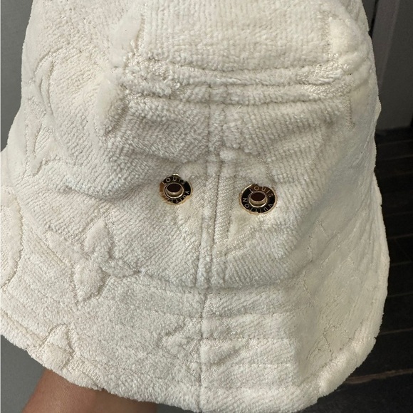 Louis Vuitton terry cloth Bucket Hat in soft white ivory NWOT - Picture 3 of 5